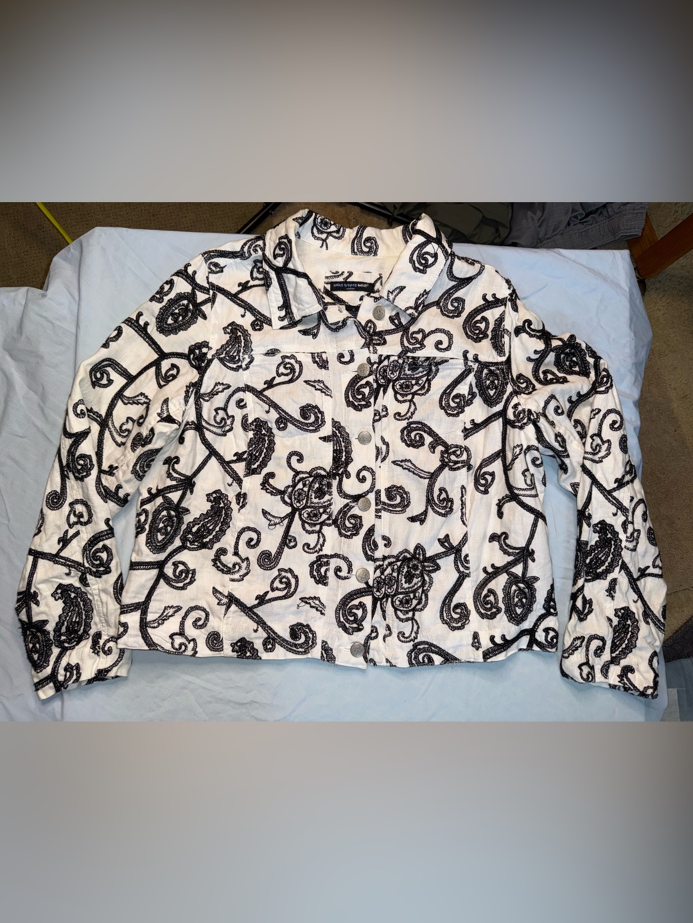 Saint tropez west women’s linen button down jacket Sz XL black embroidery flaw?